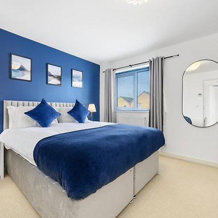 Lovely Manchester House , Quiet Neighborhood, 6Mins To Coop Live Arena, Etihad Stadium & City Centre With Wifi & Free Private Parking Buitenkant foto